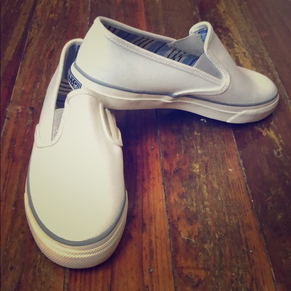 White sperrys
